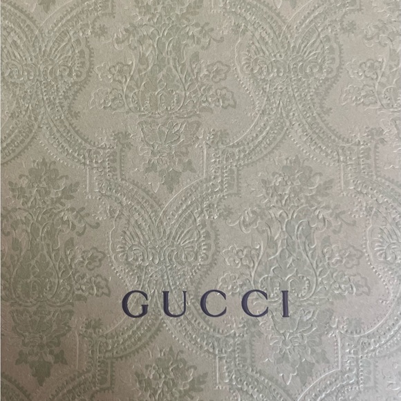 INTERLOCKING G HEART LIGHTNING CHARM EARRINGS - Picture 6 of 7